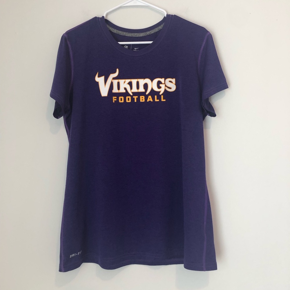 Nike NFL Minnesota Vikings Football Women’s XL Purple Dri-fit T-shirt